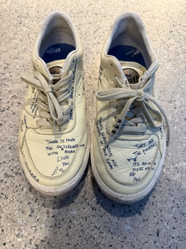 Golden goose tenth star - star, yellow