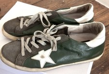 AMAZING GREEN GOLDEN GOOSE